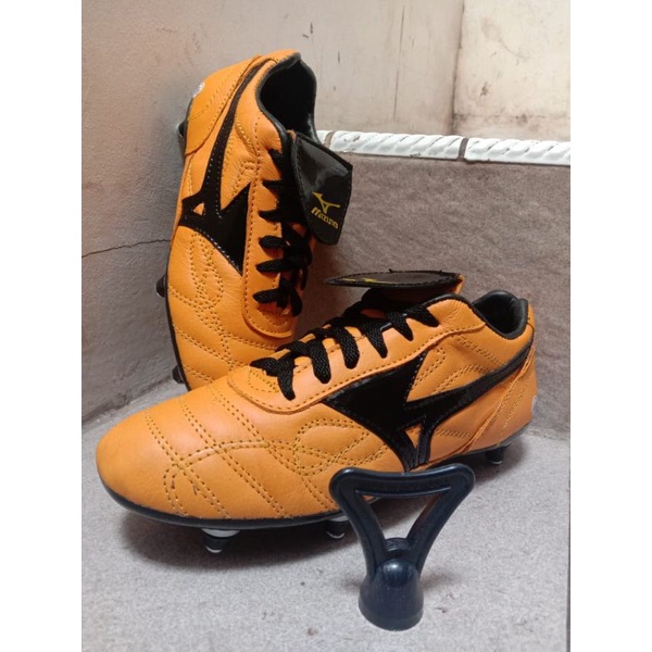 sepatu sepak bola mizuno kuning pul 6 baut kulit sapi asli