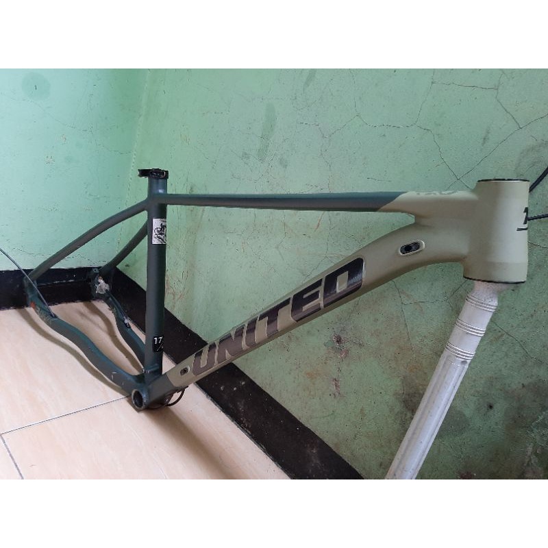 FRAME UNITED CLOVIS 3.0 SIZE M 27,5 HARGA NET