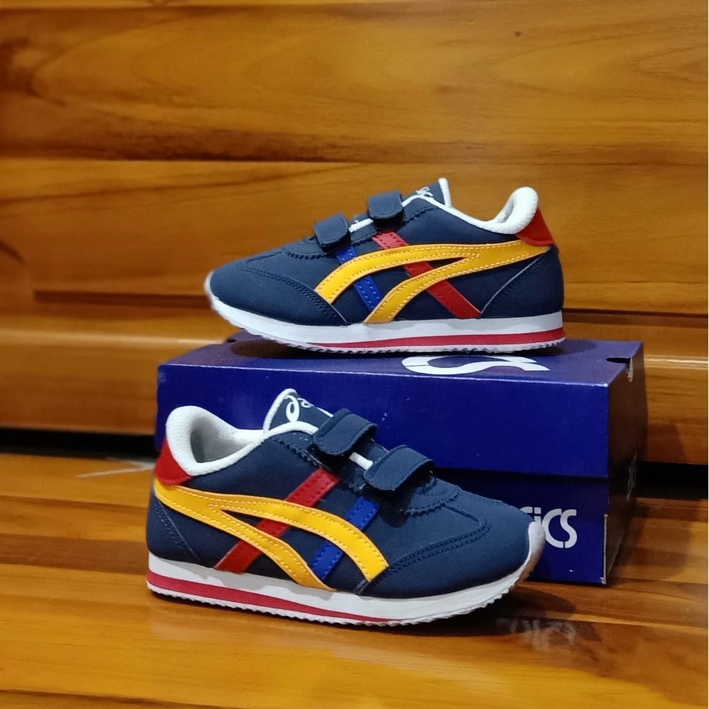 Sepatu anak sneakers putih velcro fashion Terbaru olahraga  tk pesta murah laki laki dan perempuan