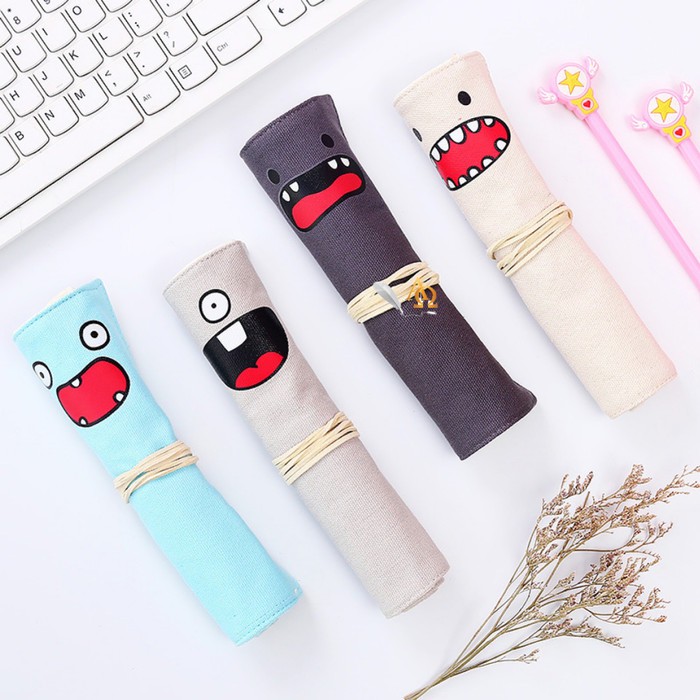

Tempat Pensil Unik / Pencil Box Gulung Motif Monster Imut