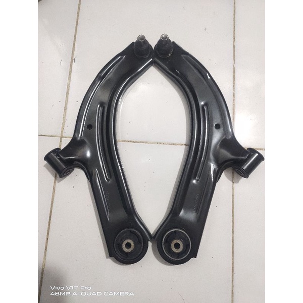 LOWER ARM RH/LH GRAND LIVINA LELANGAN