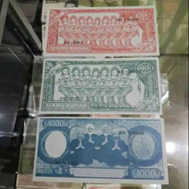 Uang kuno Soekarno 1000 uka-uka melengkung