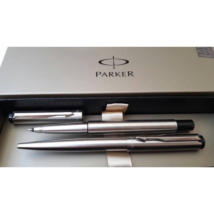 

Hadir Paket Parker Vector Stainless Steel Ii: 1Pcs Ballpoint+1Pcs Rollerball Gilaa!!!