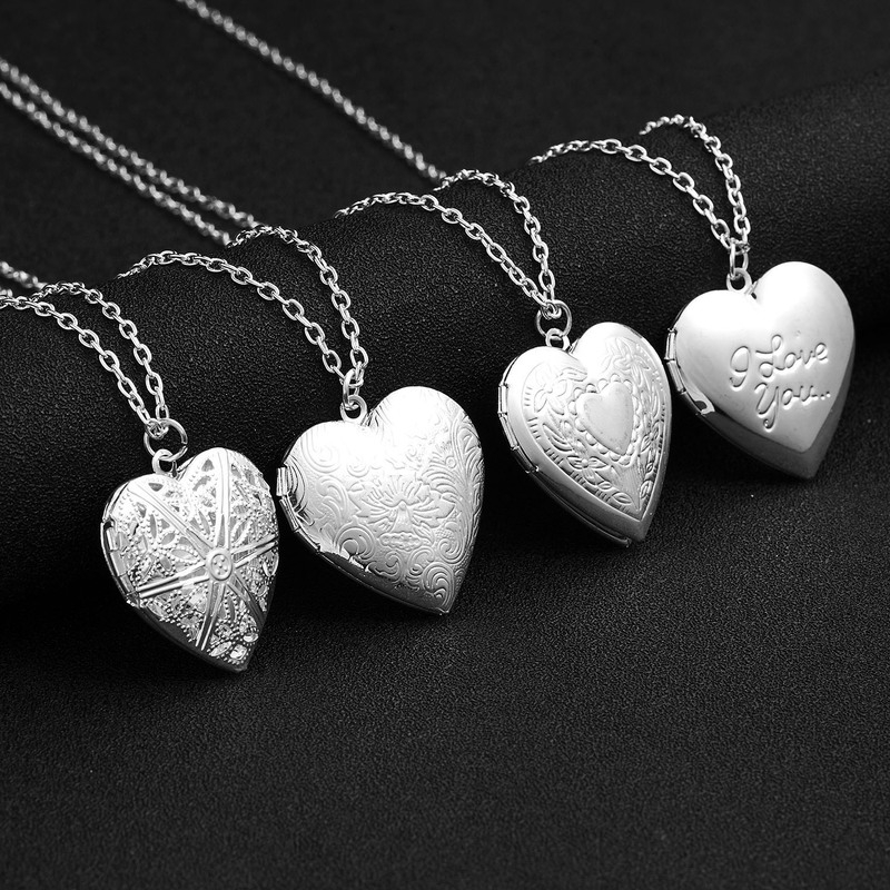 Kalung Rantai Liontin Hati Motif Ukir Tulisan I Love you Bahan Alloy Warna Silver Untuk Wanita