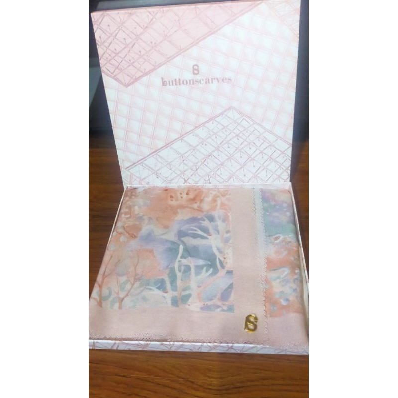 Preloved buttonscarves savanna