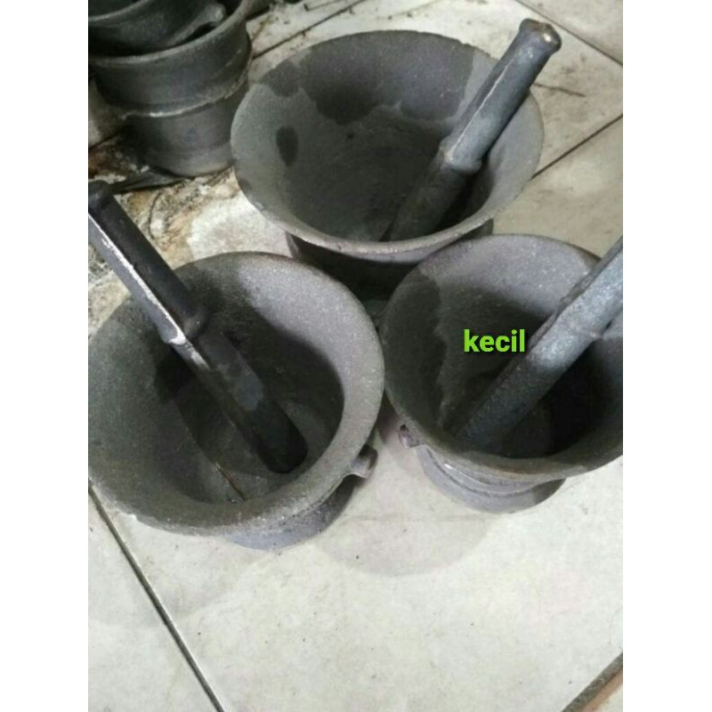 

LUMPANG BESI UNTUK TUMBUK BUMBU,JAMU DAN LAINNYA UKURAN SEDANG