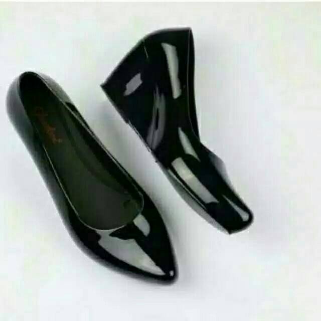 Sepatu Wedges Glossy Hitam DL536 Glanzton heel 6cm