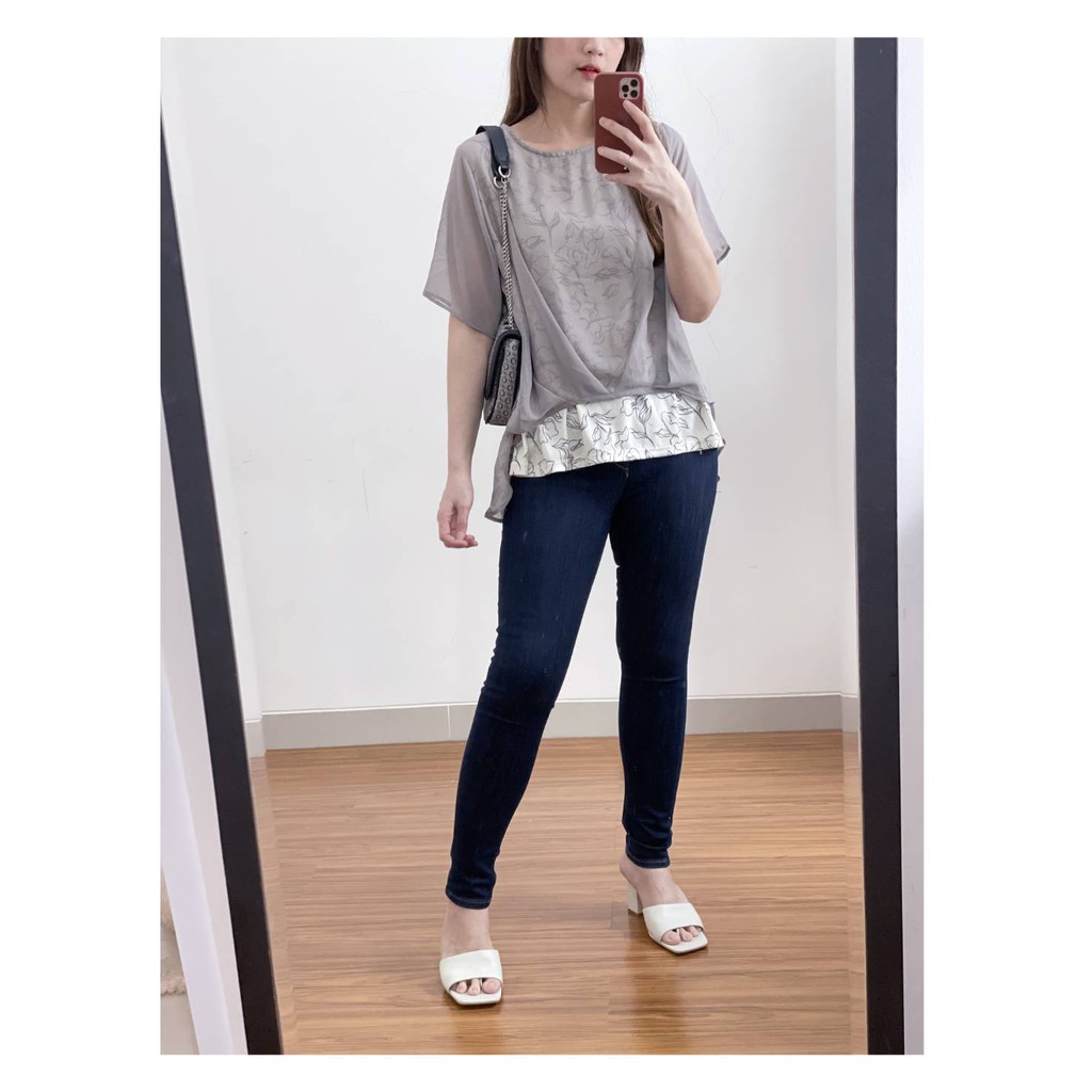 Uniqlo grey layered flowy floral blouse