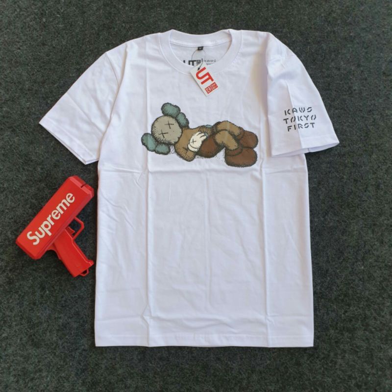 BAJU KAOS PRIA UNIQLO KAWS SLEEP. ORIGINAL COTTON IMPORT FULL HASTAG