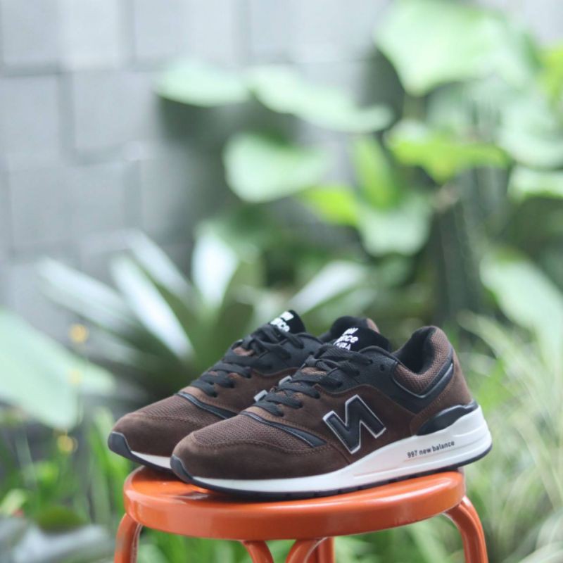 SEPATU SNEAKER PRIA NB 997 KLASIK SIZE 40-44