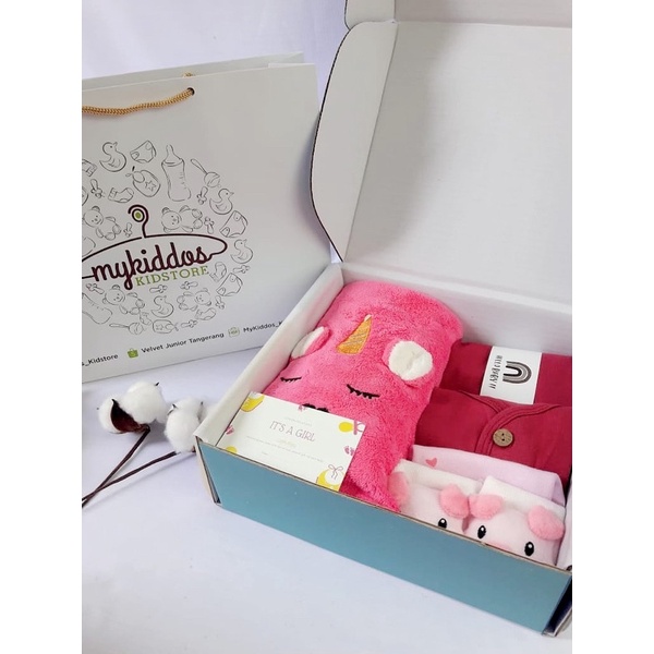 Kado bayi laki laki &amp; perempuan/Gift set lahiran/Hampers bayi murah/Kado baju setelan bayi dan handuk bayi lengkap (Kado bayi baru lahir Libby baby)