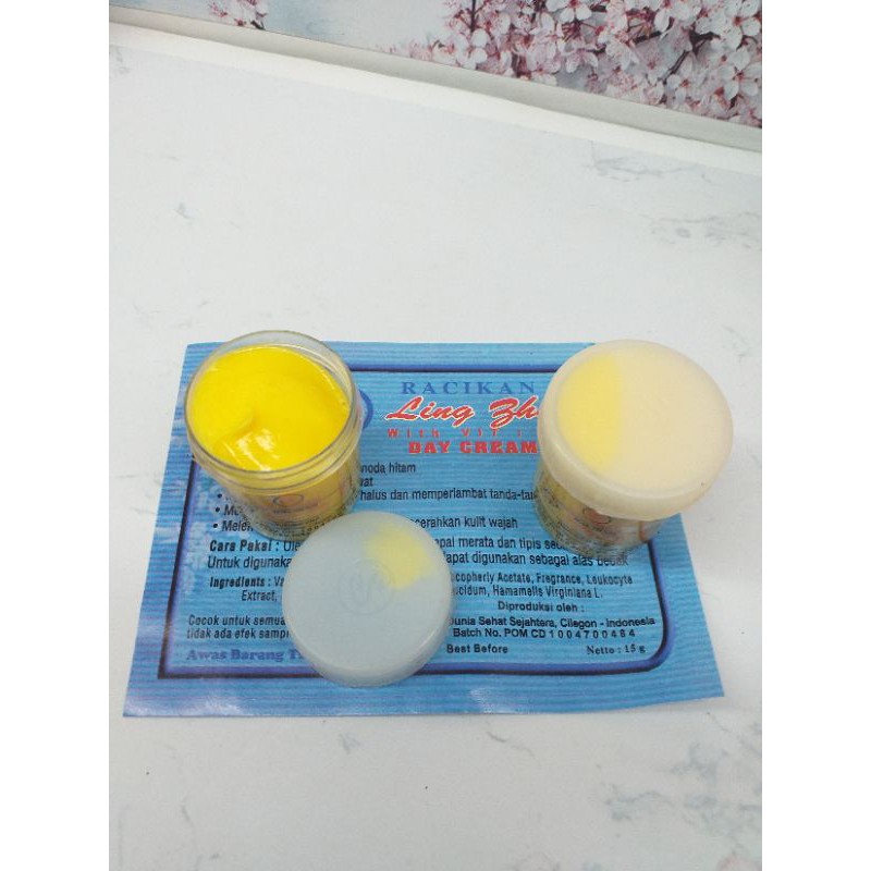 CREAM LIN CHIE WHITE VIT E / Ling Shi Siang &amp; Malam Satuan