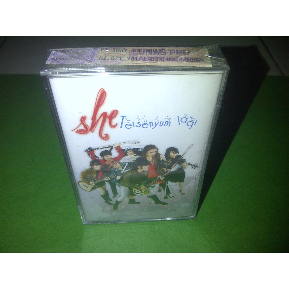 SHE - Tersenyum Lagi (2007) ORIGINAL KASET SEGEL ANTIK Mocca