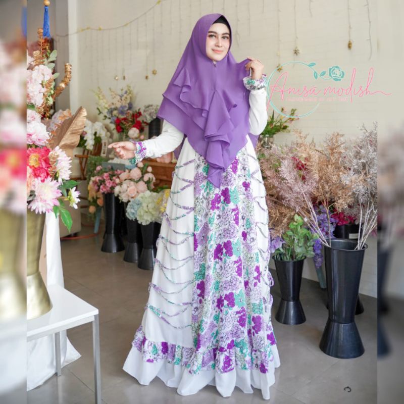 Selina Flowers  "Anisa Modish"