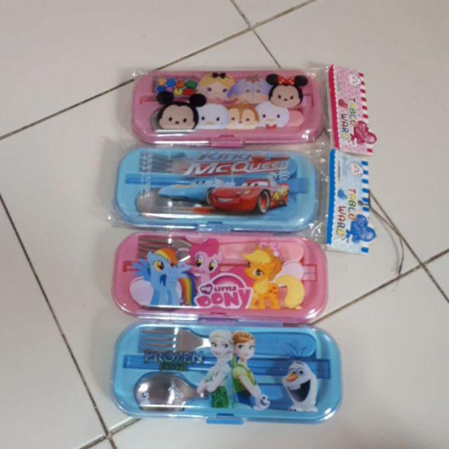 Sendok garpu sumpit  set makan karakter kartun doraemon 