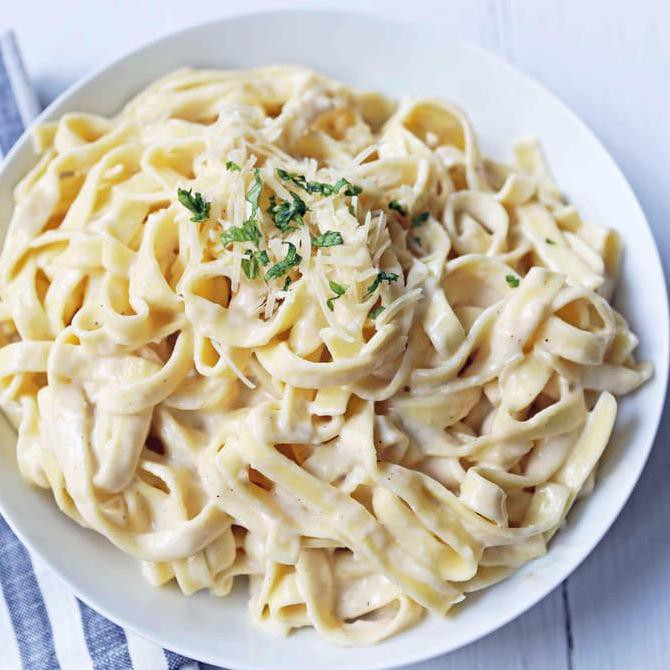 

Bahan Fettuccine Alfredo With Milk - Bundling