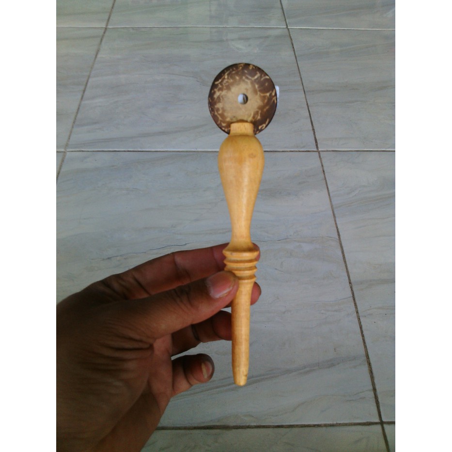 Alat Pijat Refleksi / Alat Kerikan / Alat Kerokan Batok Kelapa
