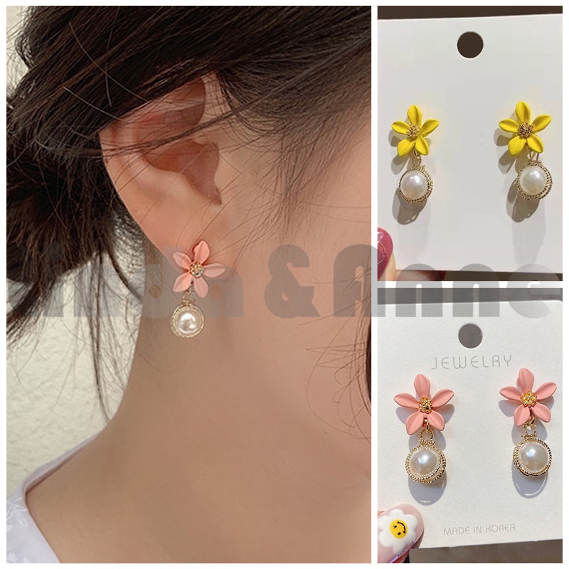 Anting Hook Wanita Motif Bunga Kecil Dengan Aksen Mutiara Aksesoris Fashion Wanita