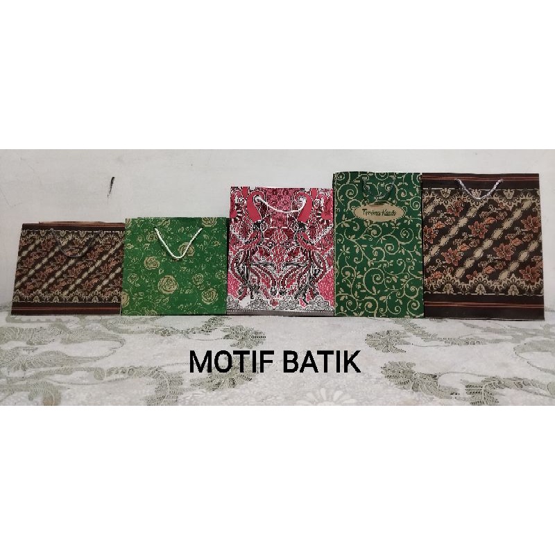 

Paperbag Batik / Paper bag Motif / Tas Kertas Pernikahan Kado Souvenir Makanan Kue / Packaging Online Shop