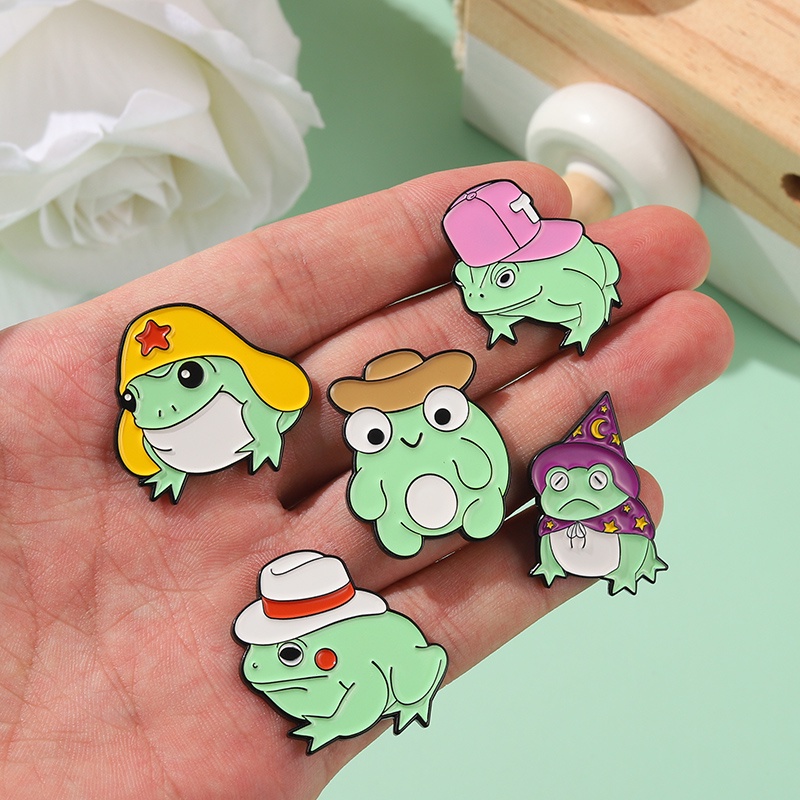 Cartoon Green Frog Enamel Pin Cute Animal Badge Brooch Lapel Pin Gift for Friend