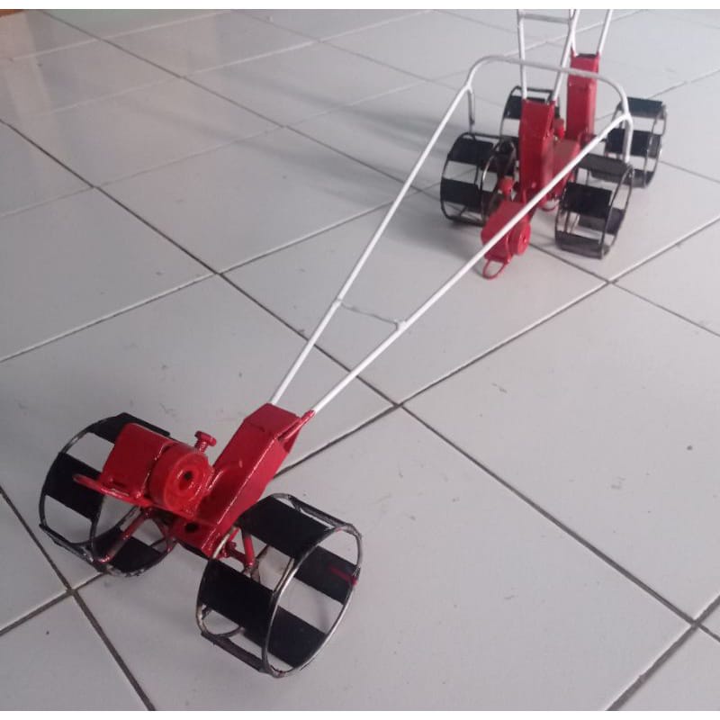 TRAKTOR MAINAN/MINIATUR TRAKTOR