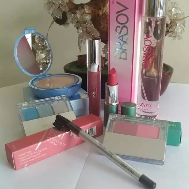 Paket kosmetik wardah seserahan