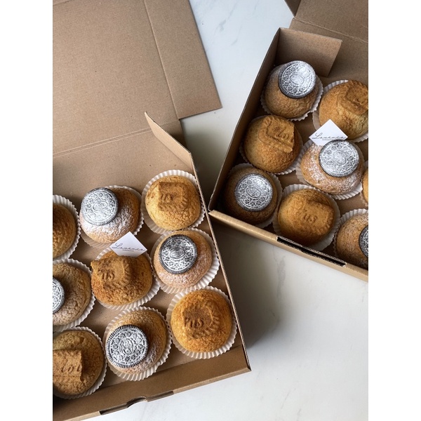 

Premium Choux Au Craquelin Box of 9