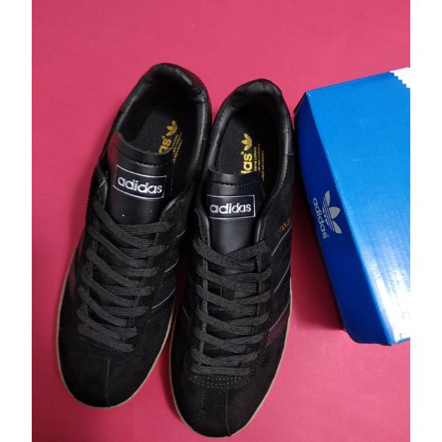 Sepatu Adidas topanga black gum