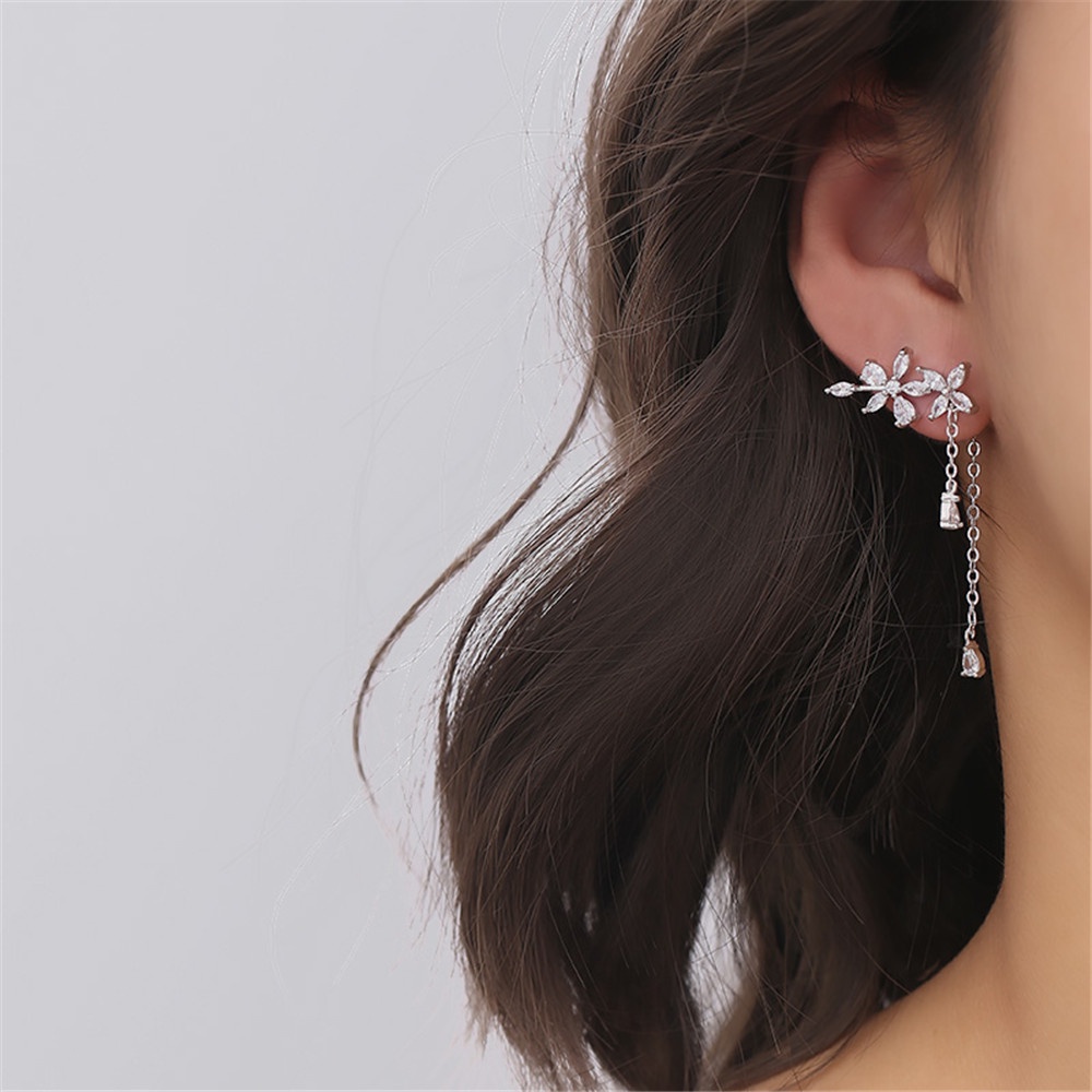 1 Pasang Anting Rumbai Panjang Bentuk Bunga Bahan Zirkon Gaya China Retro Untuk Wanita
