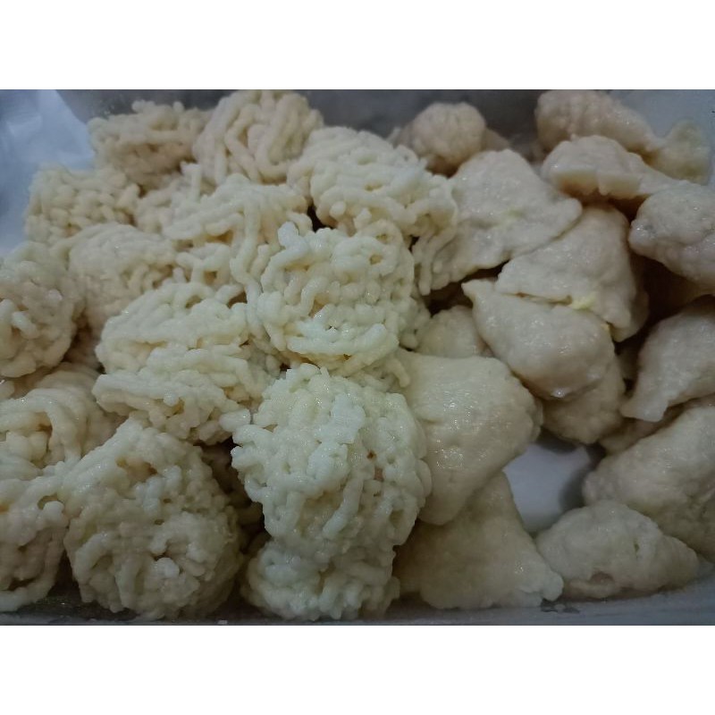 

pempek yukrev ikan tenggiri khas Palembang