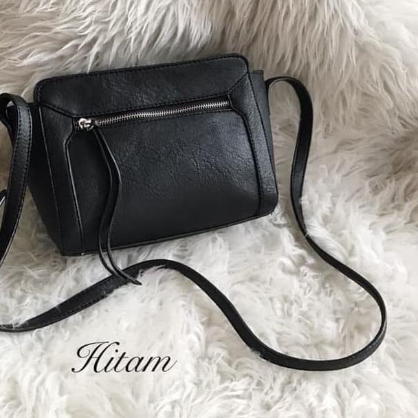 ✮ Tas Selempang Stradi Stradivarius Sling - Hitam ➷