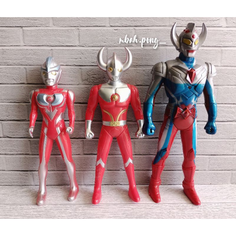 mainan ultraman batrai tinggi 34cm,mainan ultraman besar,robot ultraman jumbo