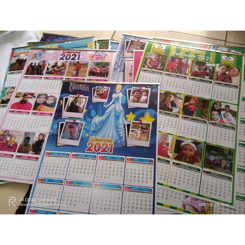 KALENDER 2023 DESAIN BEBAS KOSTUM FOTO SENDIRI FOTO KELUARGA FOTO BERSAMA KALENDER