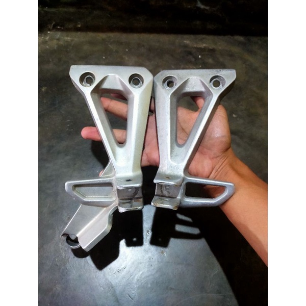 POSTEP BELAKANG HONDA ABSOLUTE REVO ORIGINAL BEKAS / POSTEP GANTUNG / POSTEP BELAKANG REVO ORIGINAL 