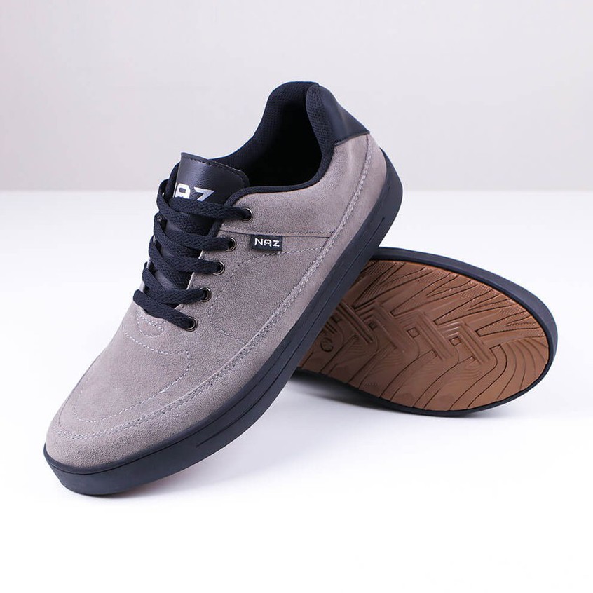 Sepatu Sneakers Pria Kasual Sneaker Chester