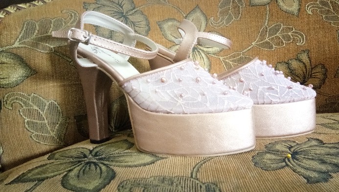 Sepatu Purri Rosegold Abstrak Lace Mutiara Tabut Tinggi 12cm