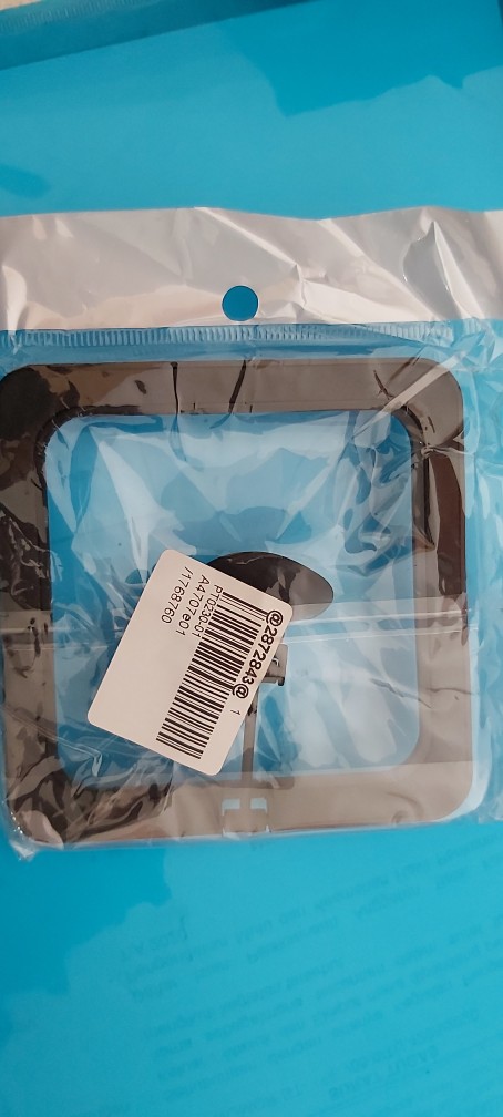 Tempat Makan Ikan Bentuk Kotak Dengan Suction Cup