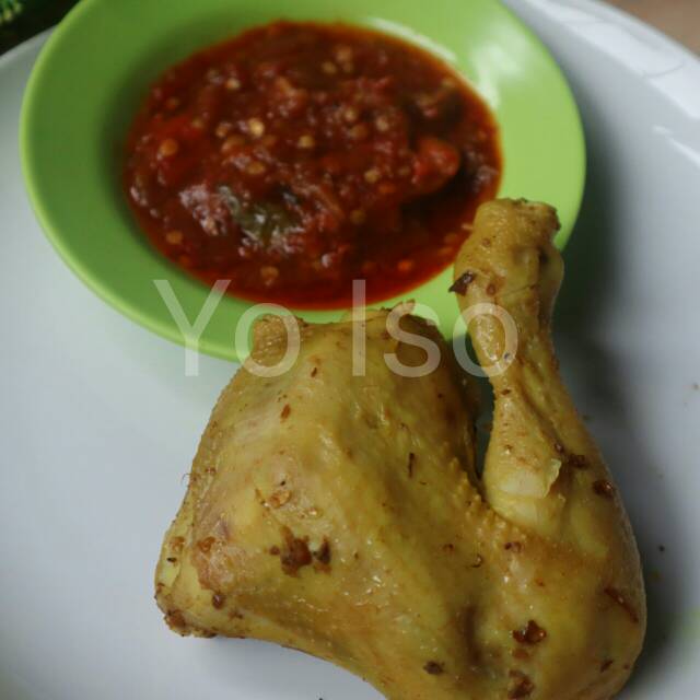 

AYAM UNGKEP SAMBEL TERASI DADA / PAHA