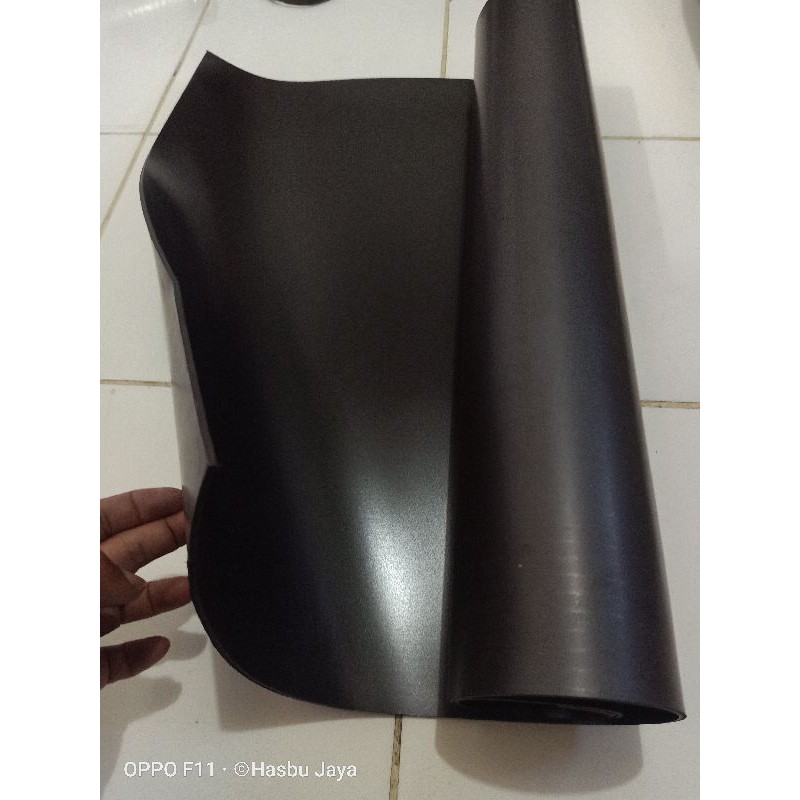 

Rubber Magnet Sheet Tebal 3mm x 56.5cm x 54.5cm Lembaran