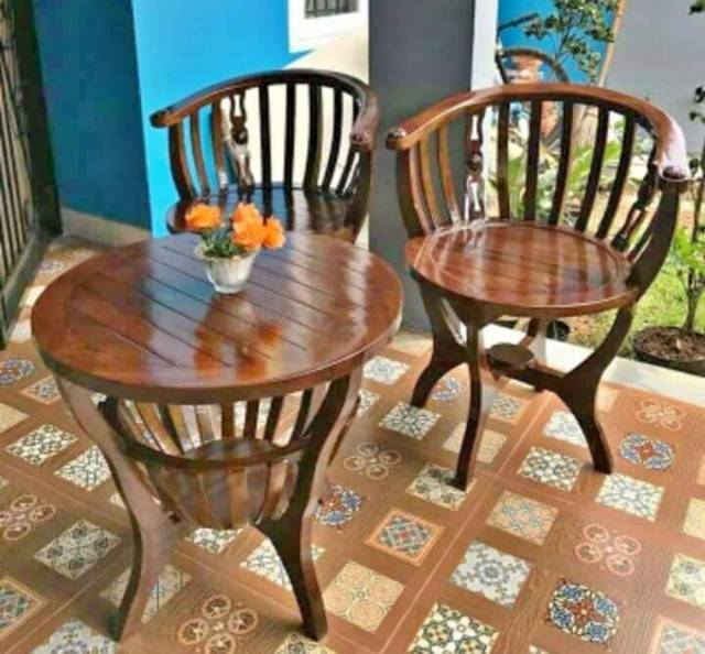 Kursi teras mangkok jati mentah