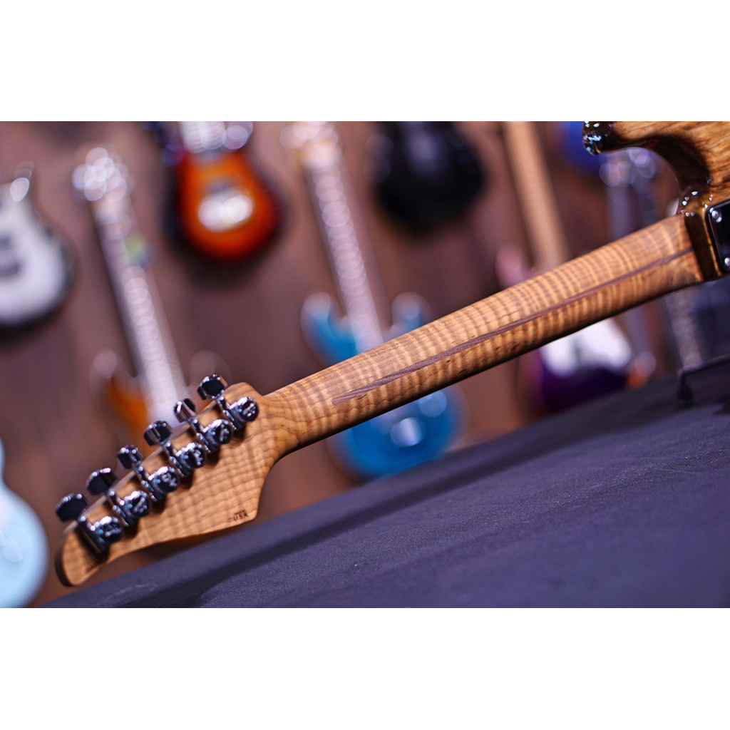 Suhr Custom Classic Black Limba JS6Z6T