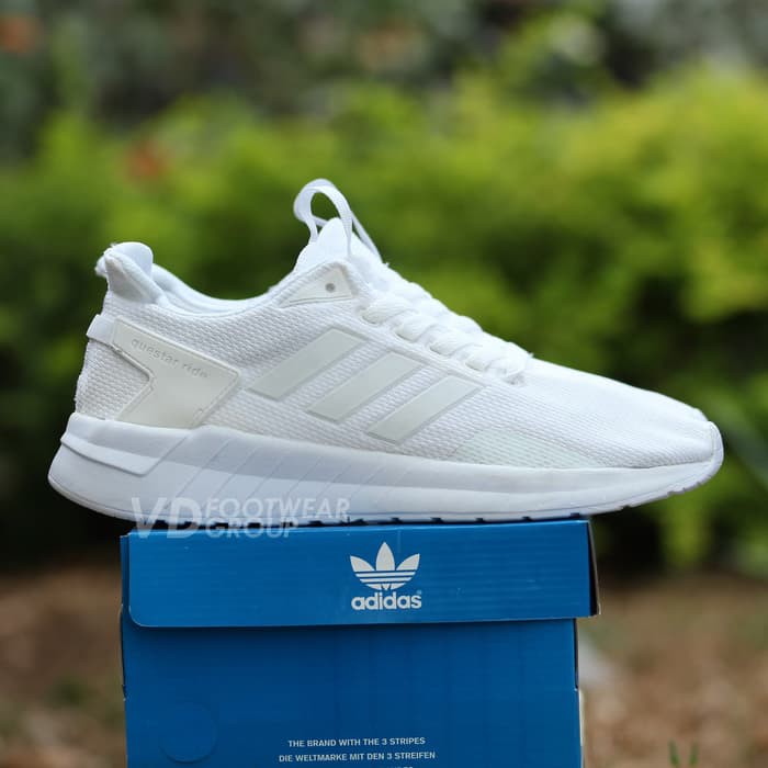 SEPATU ADIDAS QUESTAR RIDE FULL BLACK/WHITE SNEAKERS PRIA
