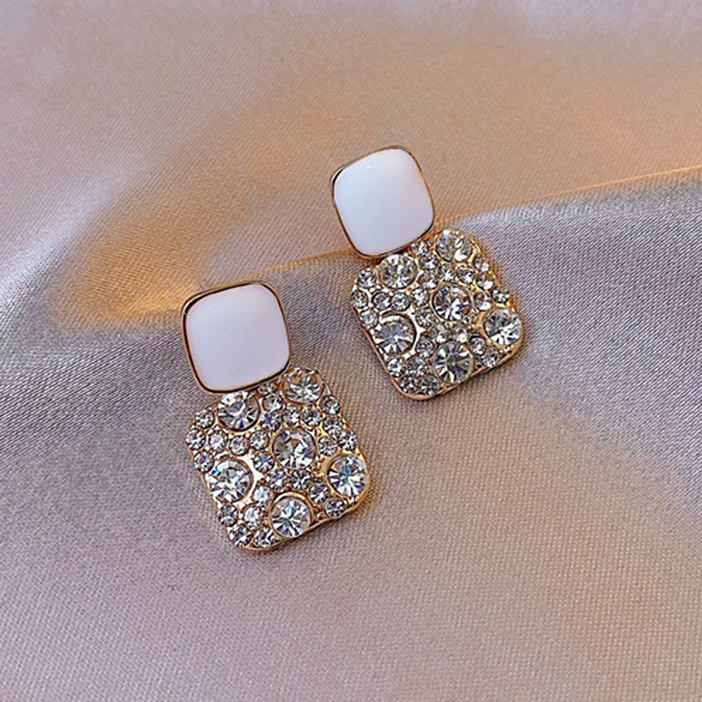 Hu Hu Hu Hu Hu Alat Bantu Pasang Kacamata♡ 1 Pasang Anting Stud Berlian Imitasi Bentuk Persegi Gaya Vintage Untuk Wanita