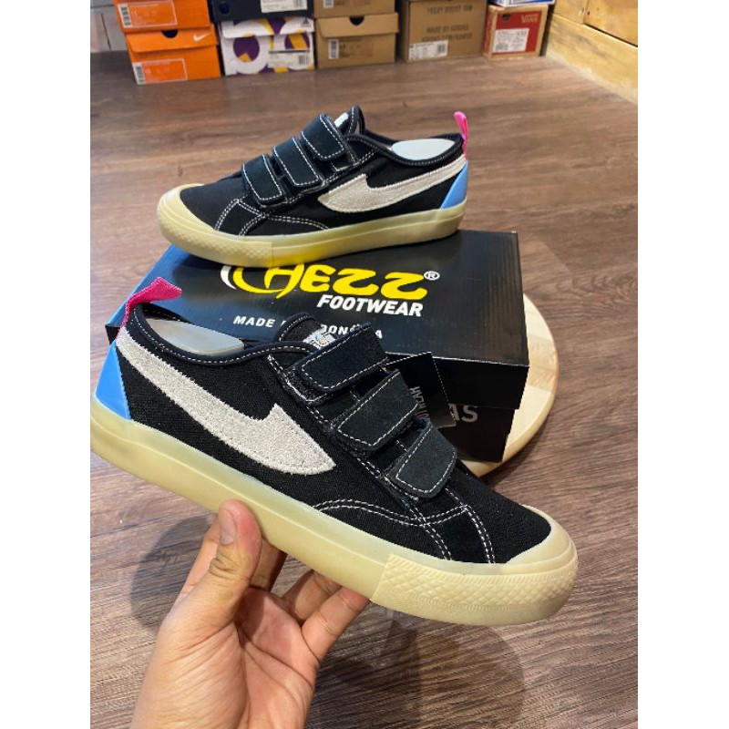 CHEZZ FOOTWEAR TERMURAH Purwarupa Glaw In The Dark Local Pride Buatan Indonesia