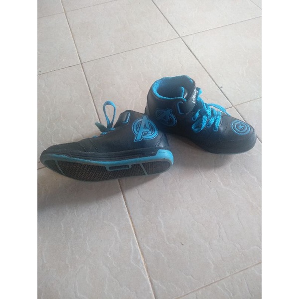 sepatu the Avengers