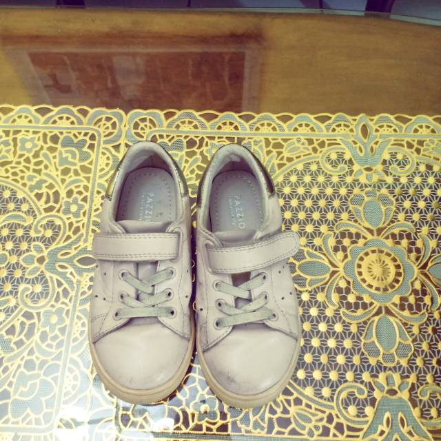 Sepatu sneakers merk pazzion