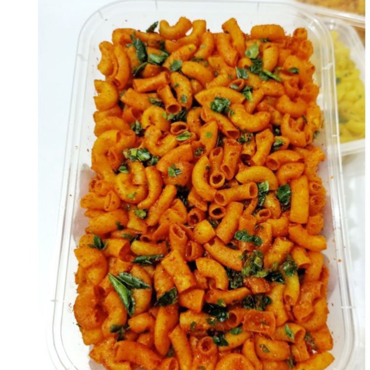 

Macaroni Pedas Daun Jeruk 250 gr kemasan Box