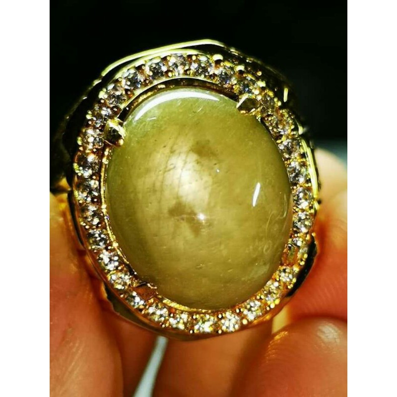 natural greenish yellow star sapphire big size
