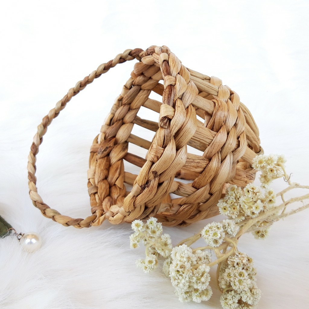 Keranjang Dekorasi / Keranjang Anyaman / Keranjang Eceng Gondok