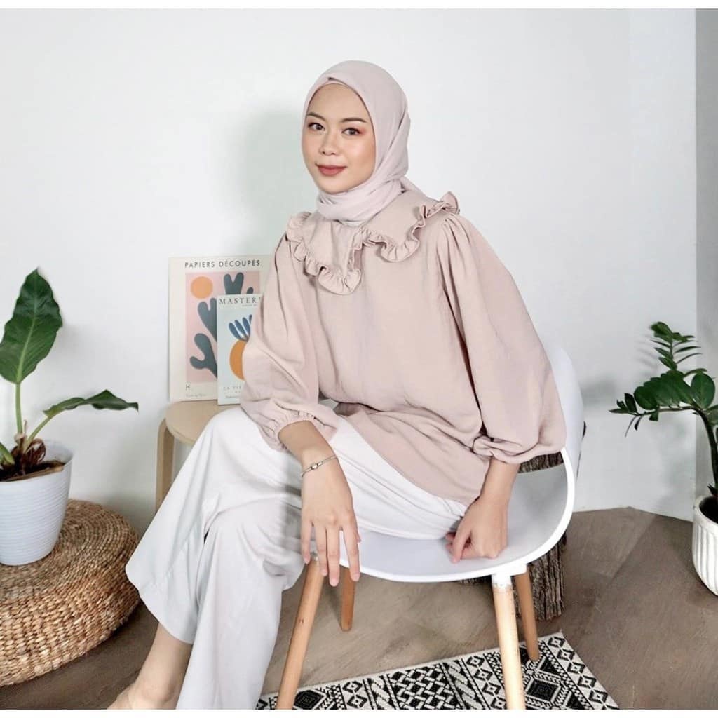 DEWI TOP BLOUSE HS LINEN CRINKLE LD 106 CM PB 64 CM ( BACA DESKRIPSI SEBELUM ORDER ) BAJU BLOUSE WANITA TEBARU MODEL SIMPLE DAN ELEGAN BAJU BLOUSE WANITA FASHION TEBRARU 2022